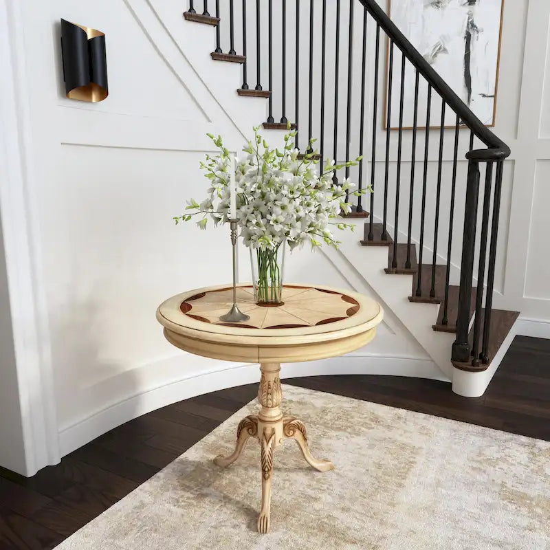 Table d'appoint piédestal ronde en bois marron foncé avec incrustation en érable et noyer