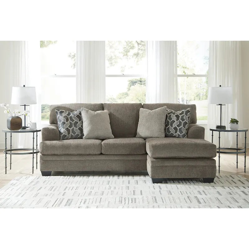 Canapé en polyester muscade/taupe avec méridienne réversible et pieds en faux bois – 3 places, 234 cm L