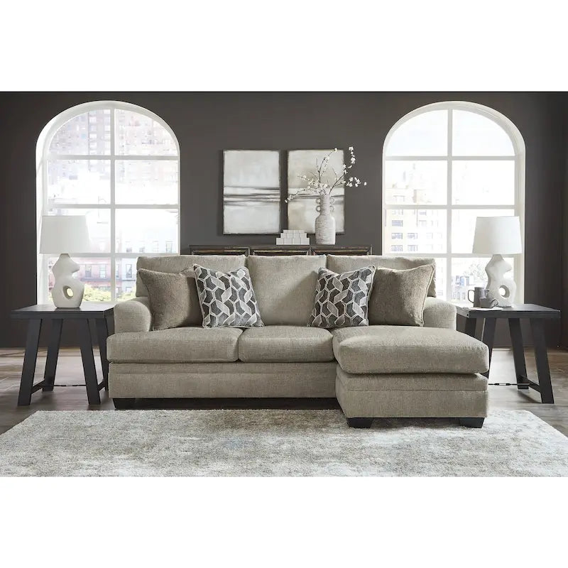 Canapé en polyester muscade/taupe avec méridienne réversible et pieds en faux bois – 3 places, 234 cm L